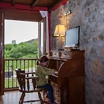 El Conventu Del Asturcon * Lago (Asturias)